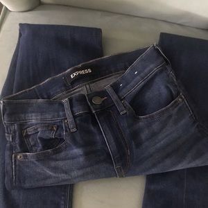 NWOT Express Barely Boot mid rise jeans. Size 00